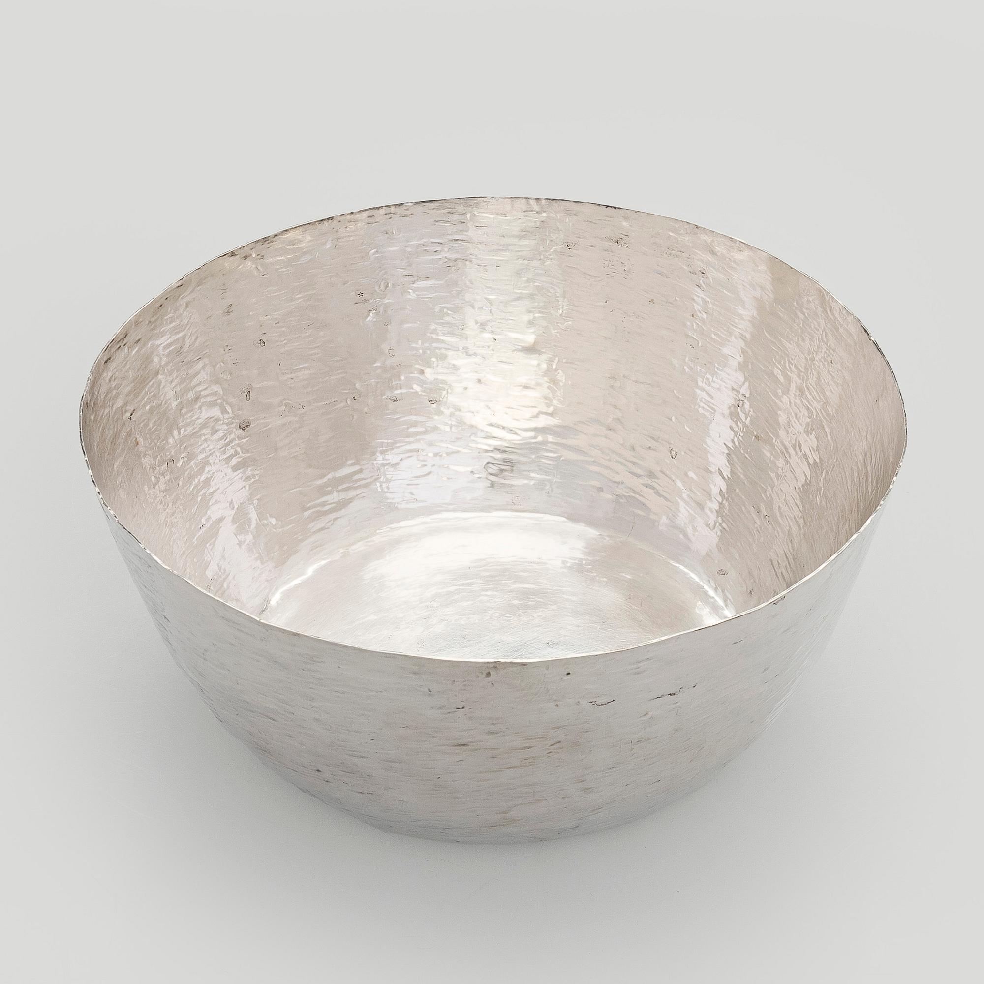 Tapio Wirkkala, boolimalja ja -kauha, hopeaa, palisanteri, Kultakeskus, Hämeenlinna, 1969.