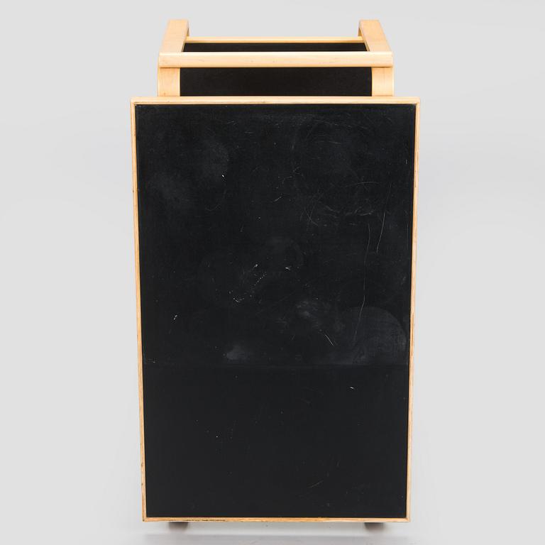 Alvar Aalto, serveringsvagn, modell 98, Artek, 1960/70-tal.