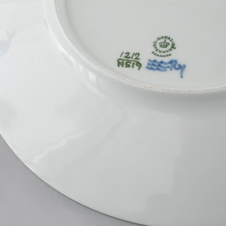 73 porcelian serving pieces, "Blå Vifte", Royal Copenhagen, from the second half of the 20th century.