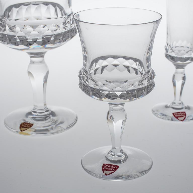 SERVISDELAR, 51 stycken, glas, "Silvia", Ingeborg Lundin, Orrefors, 1900-talets fjärde kvartal.