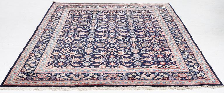 Carpet, oriental, approx. 305 x 210 cm.