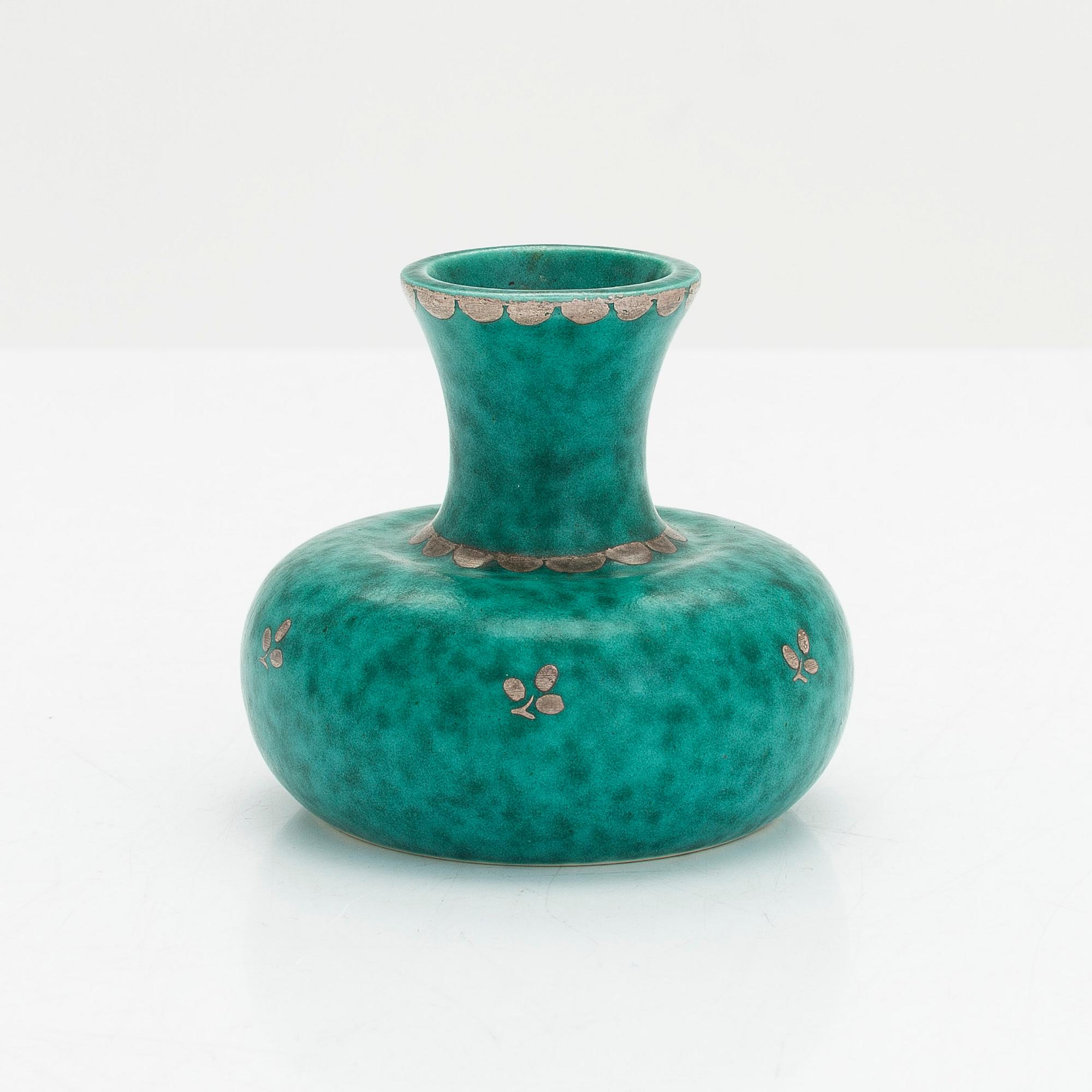 Wilhelm Kåge, A set of two dish and a vase 'Argenta', Gustavsberg, Sweden.