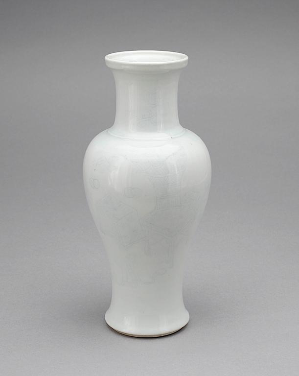 VAS, porslin, Kina, Qingdynastin (1644-1912).