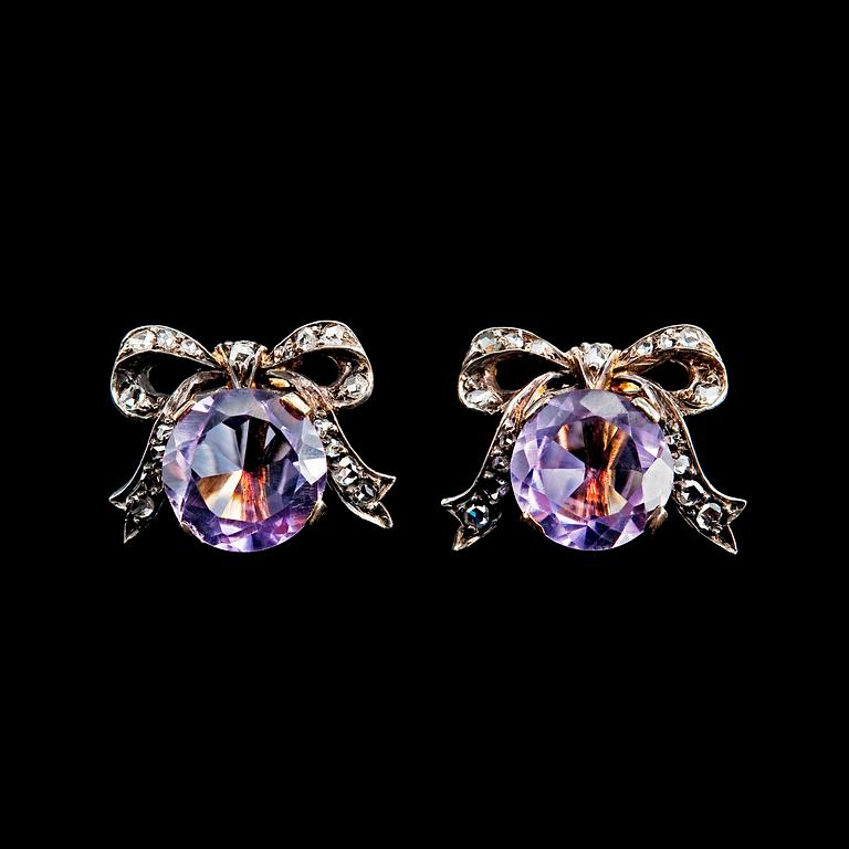 BOW EARRINGS, Amethysts Ø 10 mm and rose cut diamonds.