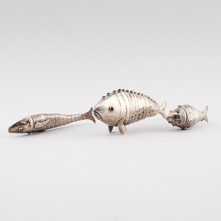 DOSOR, 3 st, silver, Nederländerna, 1900-talets första hälft. Vikt ca 106 gram.