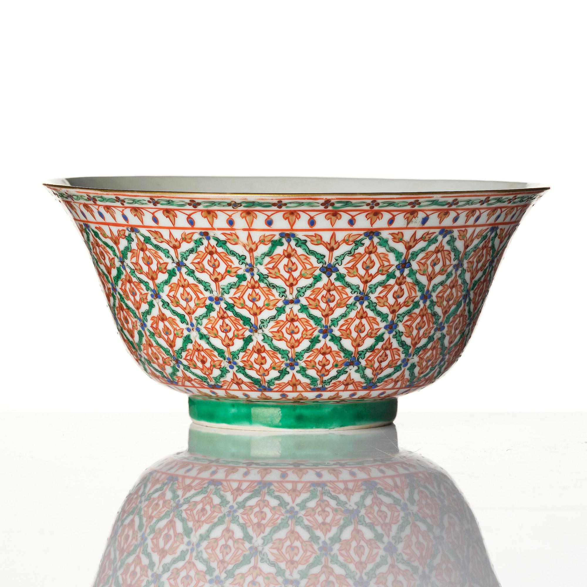 An enamelled Benjarong bowl, 19th century.