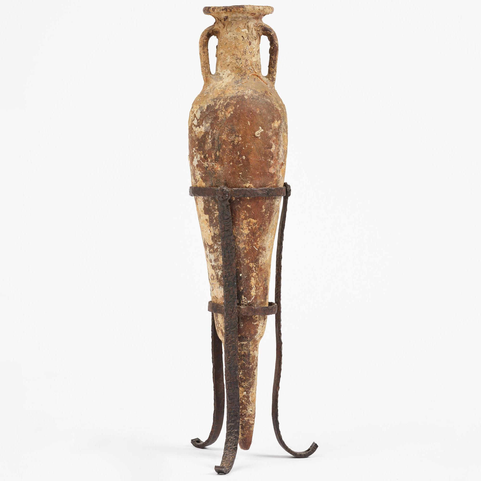 An Amphora presumably antique.