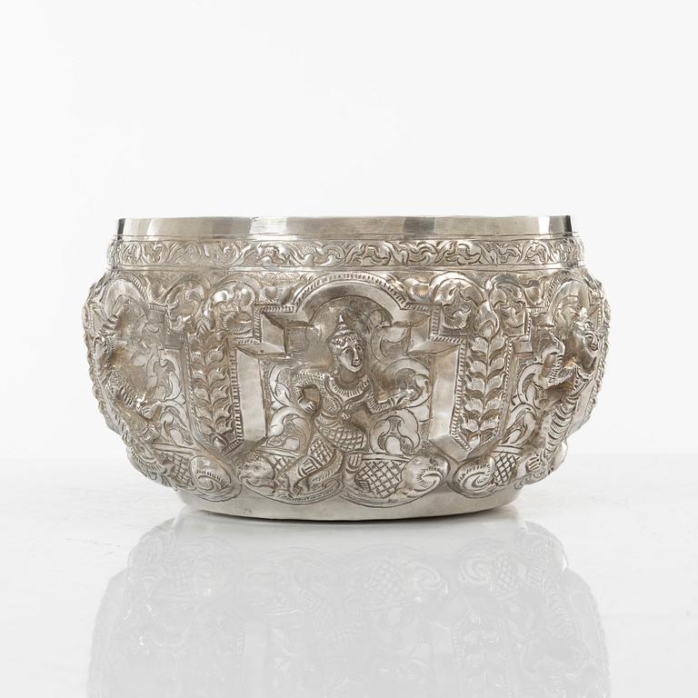 Bowl, silver, probably Thailand with Swedish import marks, weight 298 g.