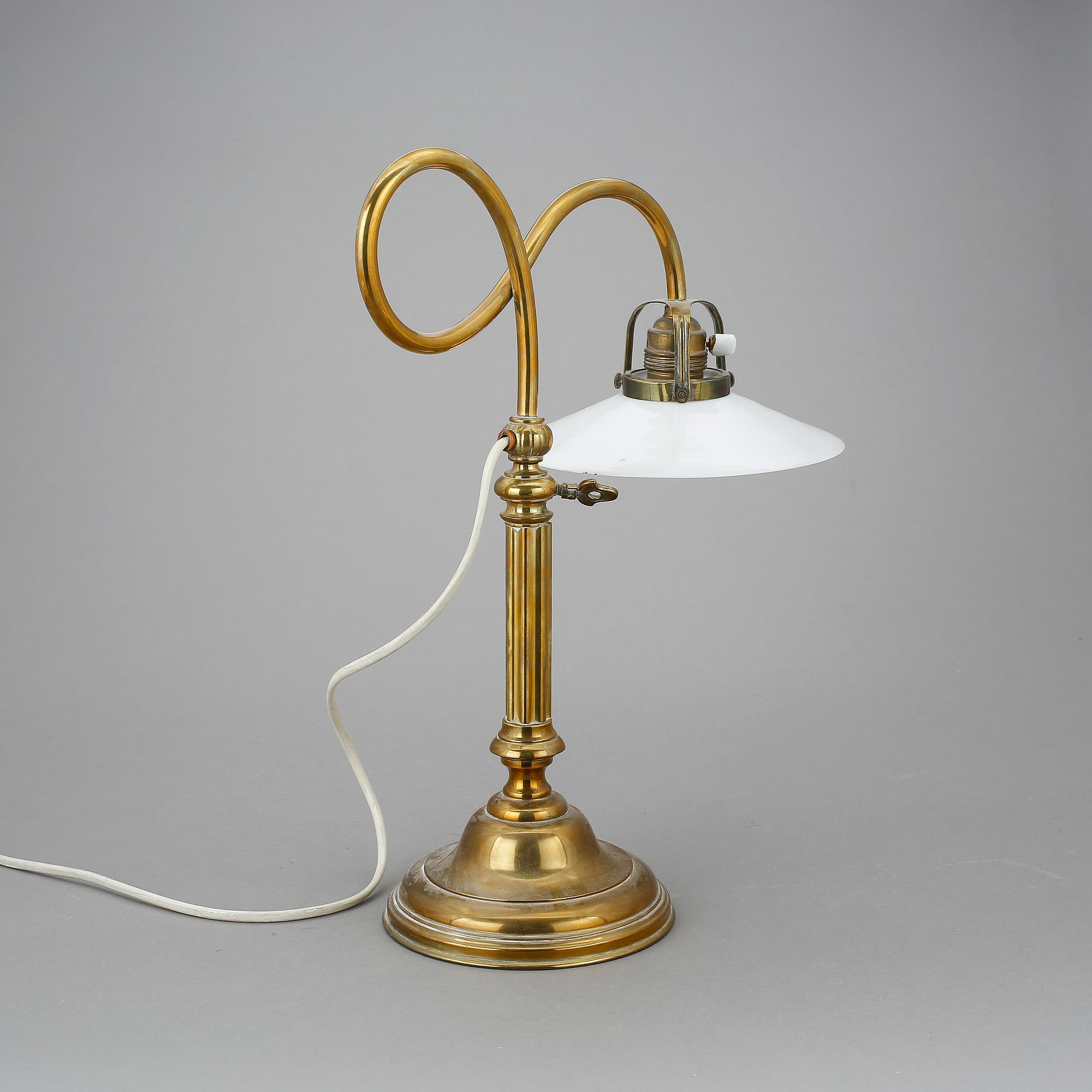 BORDSLAMPA, mässing, 1900-talets början.