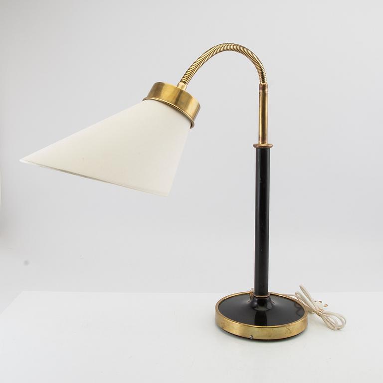 Josef Frank, bordslampa, modell 2434, för Firma Svenskt Tenn.