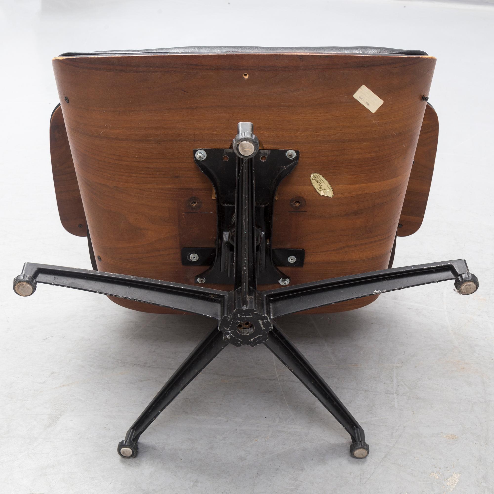 A 'Mr. Chair' easy chair by George Mulhauser for Plycraft, designed 1959.