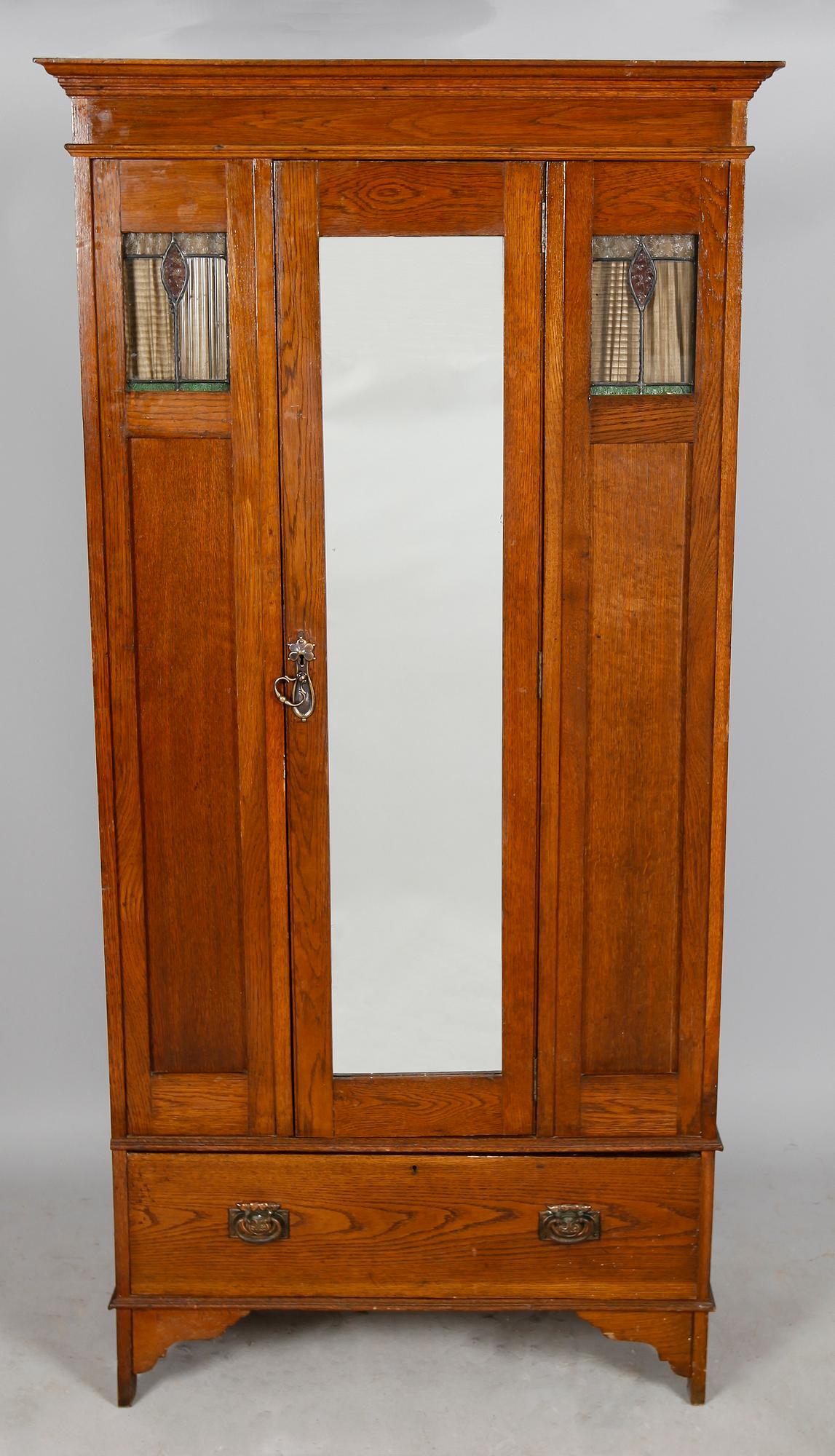 KLÄDSKÅP, jugend, tidigt 1900-tal.