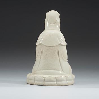 A blanc de chine figure of Guanyin, late Qing dynasty (1644-1912).