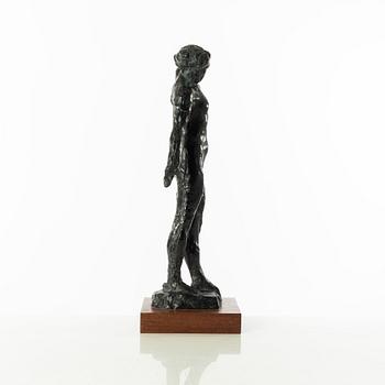 Gudmar Olovson, skulptur. Signerad. Numrerad. Gjutarstämpel. Brons, total höjd 43 cm, längd 17 cm.