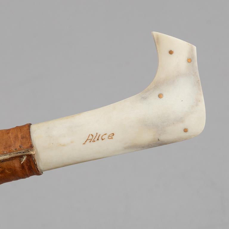 Two half-horn knives.