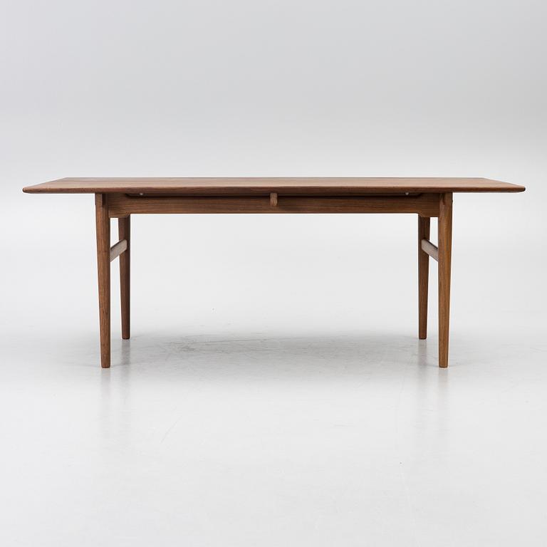Hans J. Wegner, matbord, CH327, Carl Hansen & Son, Danmark, samtida tillverkning.