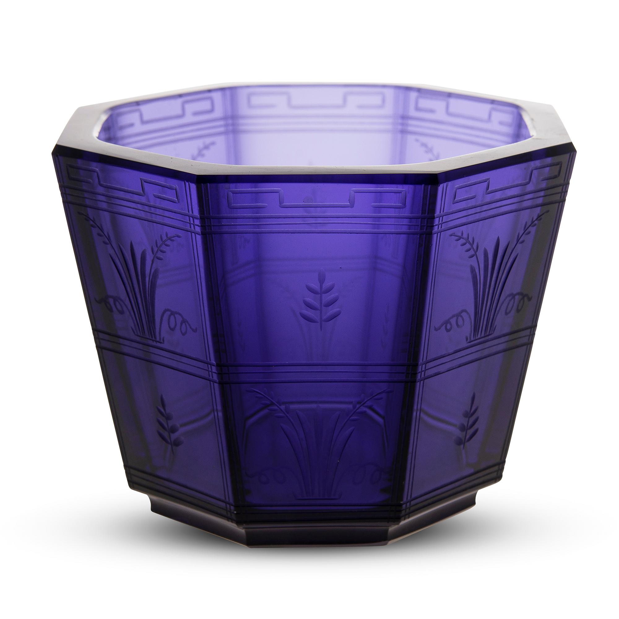 Göran Hongell, GÖRAN HONGELL, A 1930s cut glass bowl by Karhula.