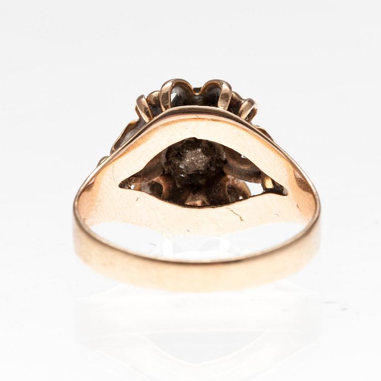 SORMUS, 18K kultaa, briljanttihiottu timantti n. 0.40 ct H/vs. Koko 17. Paino 5 g.