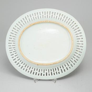 Two chesnut basket stands, Qing dynasty, 19th Century.