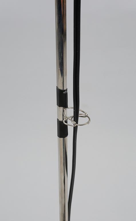 GOLVLAMPA, "Toio", Achille Castiglioni, Flos, 1900-talets andra hälft.