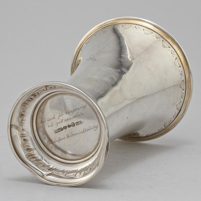 POKAL, silver, CGH, Stockholm, 1947, vikt 458 g.