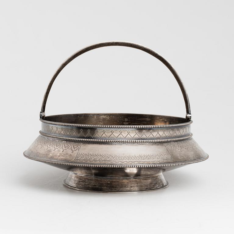 A Russian silver bread basket, unidentified maker's mark JB, St Petersburg, 1878.