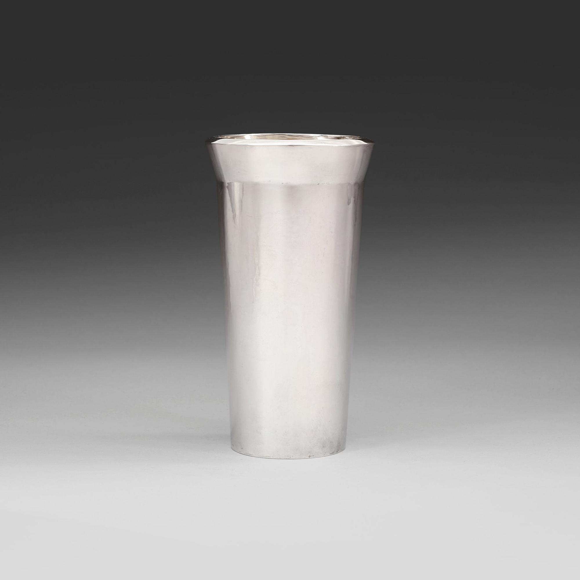 A Rey Urban sterling vase, Stockholm 1964.