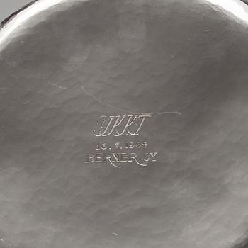 TAPIO WIRKKALA, SKÅL, silver, signerad TW, Hopeakeskus Oy, Tavastehus 1966. Vikt 519 g.
