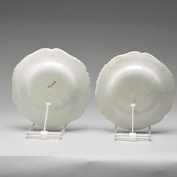 SOPPTALLRIKAR, ett par, fajans. Reval, 1700-tal.