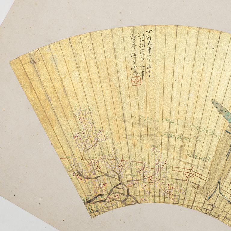 Oidentifierad konstnär, s.k. "Solfjädersmålning", Elegant dam i trädgård, Kina, 1900-tal.