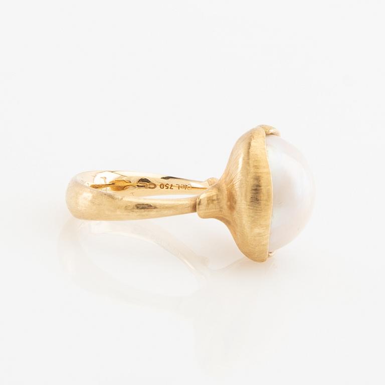 Ole Lynggaard, ring, "Lotus", 18k gold with white pearl.