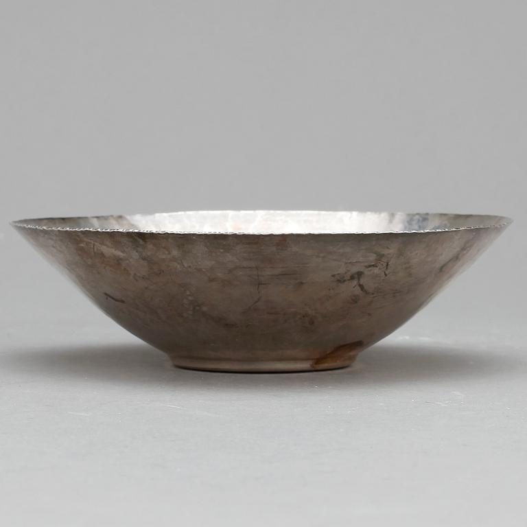 SKÅL, sterlingsilver, Claes-Erik Giertta, Stockholm, 1976. Vikt ca 119g.