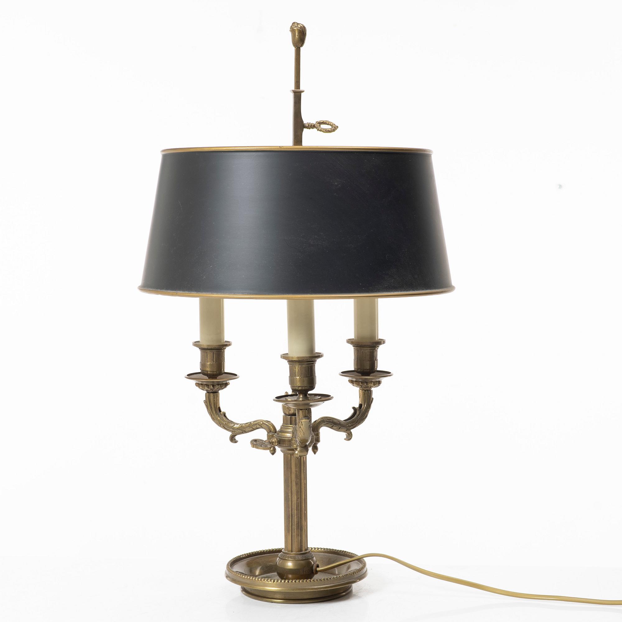 Bordslampa, empirestil, s.k. "Lampe de Bouillotte", 1900-talets första hälft.