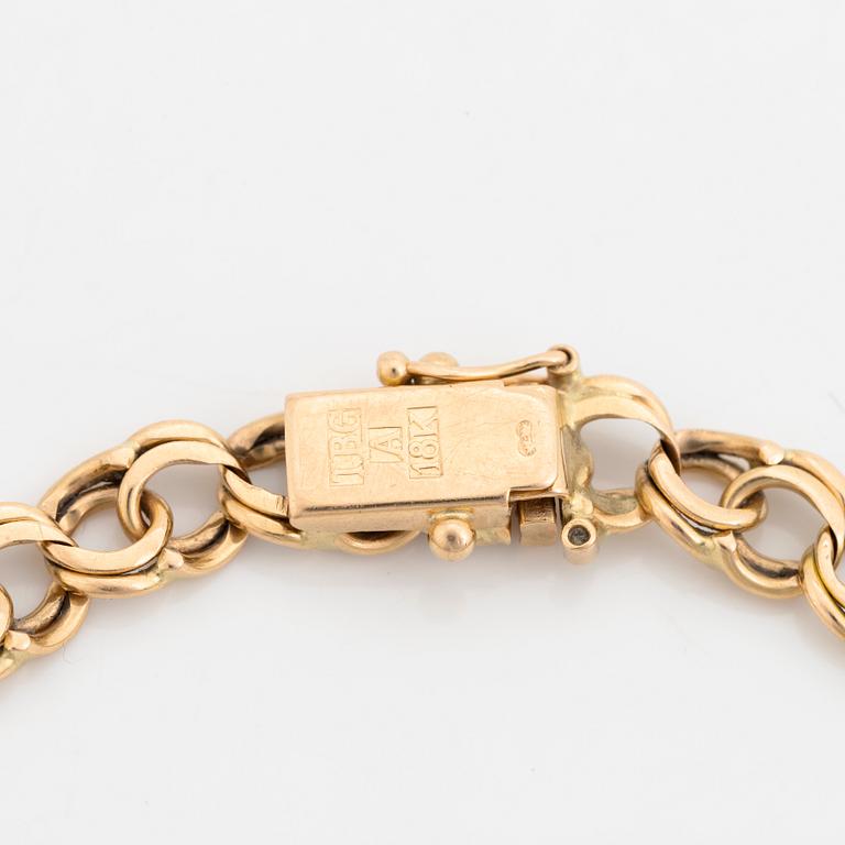 18K gold bracelet.