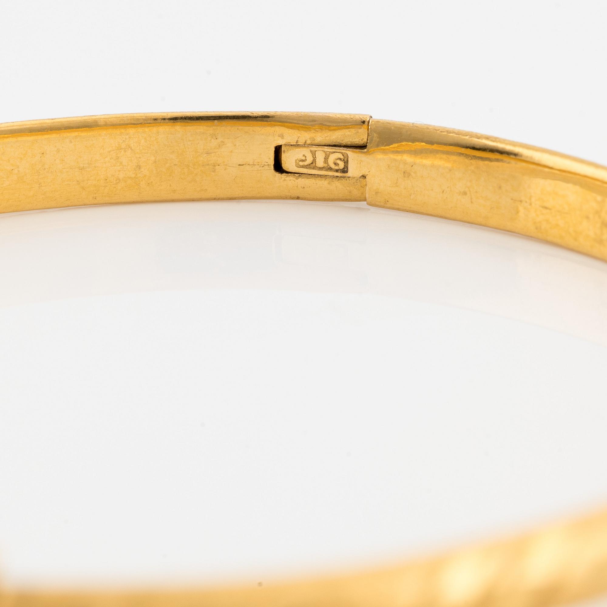 Bangle, 22K gold.