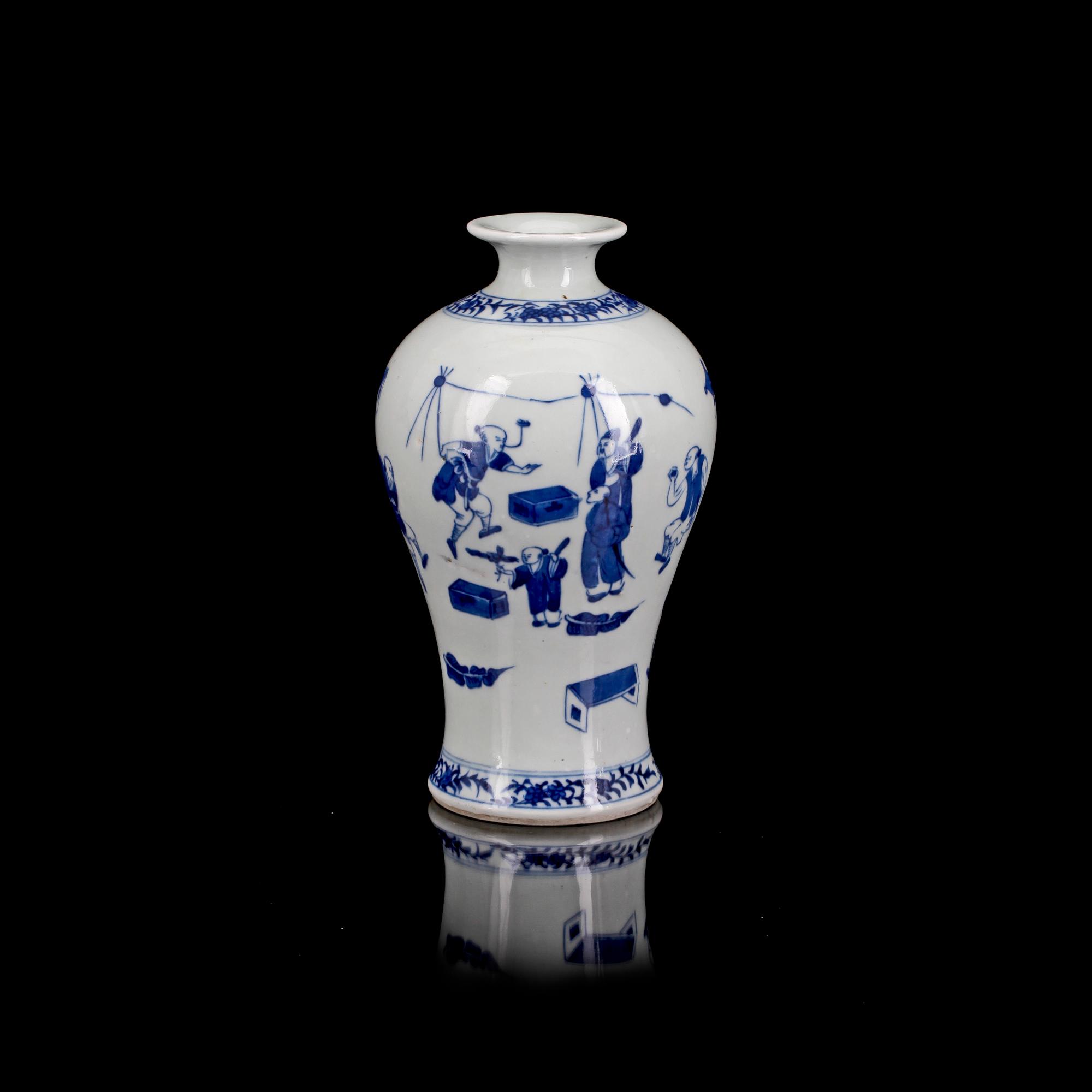 VAS, porslin, Kina, omkring år 1900.