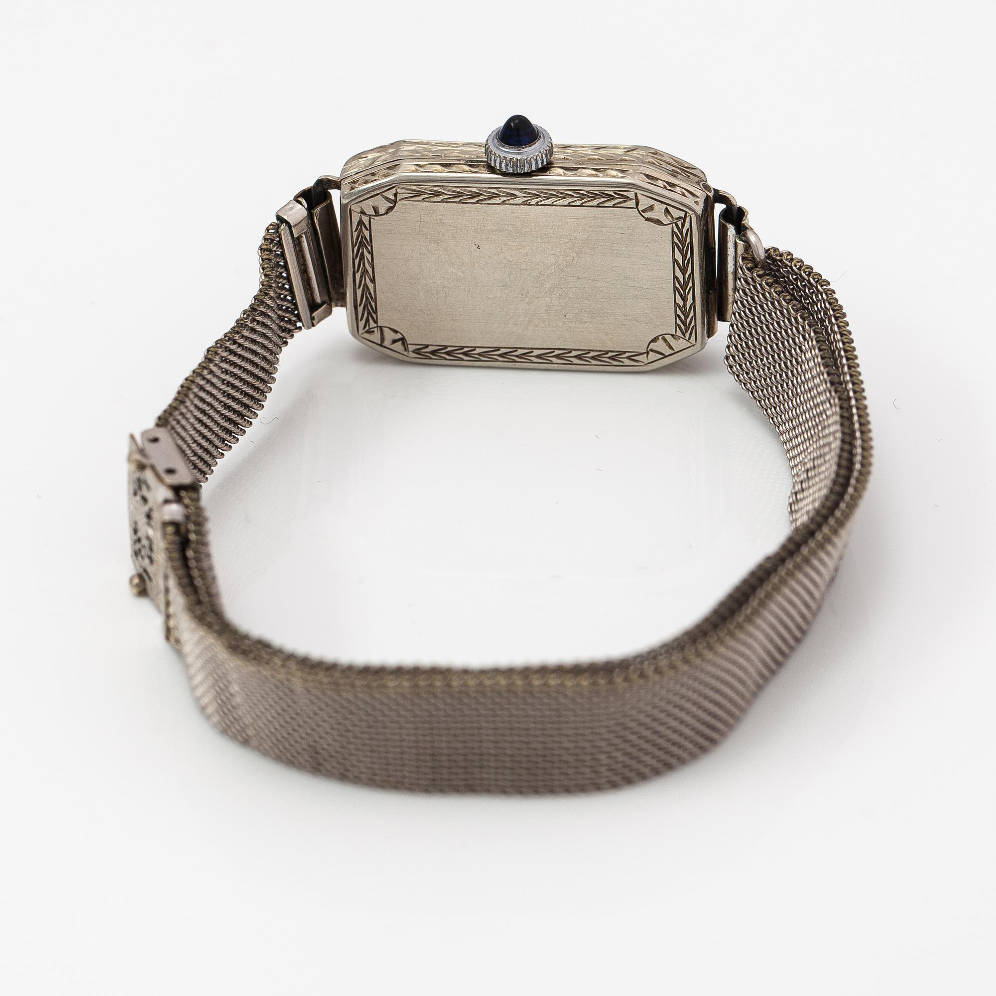 Wrist watcj 17 x 26 mm.