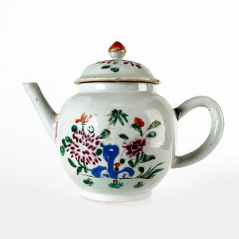 A Chinese 18th century porcelain tea pot.