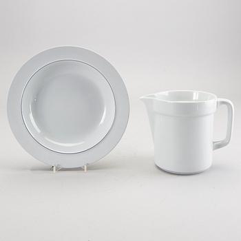 Grethe Meyer, "Blue Edge", tableware, 100 dlr, Royal Copenhagen and Aluminia.