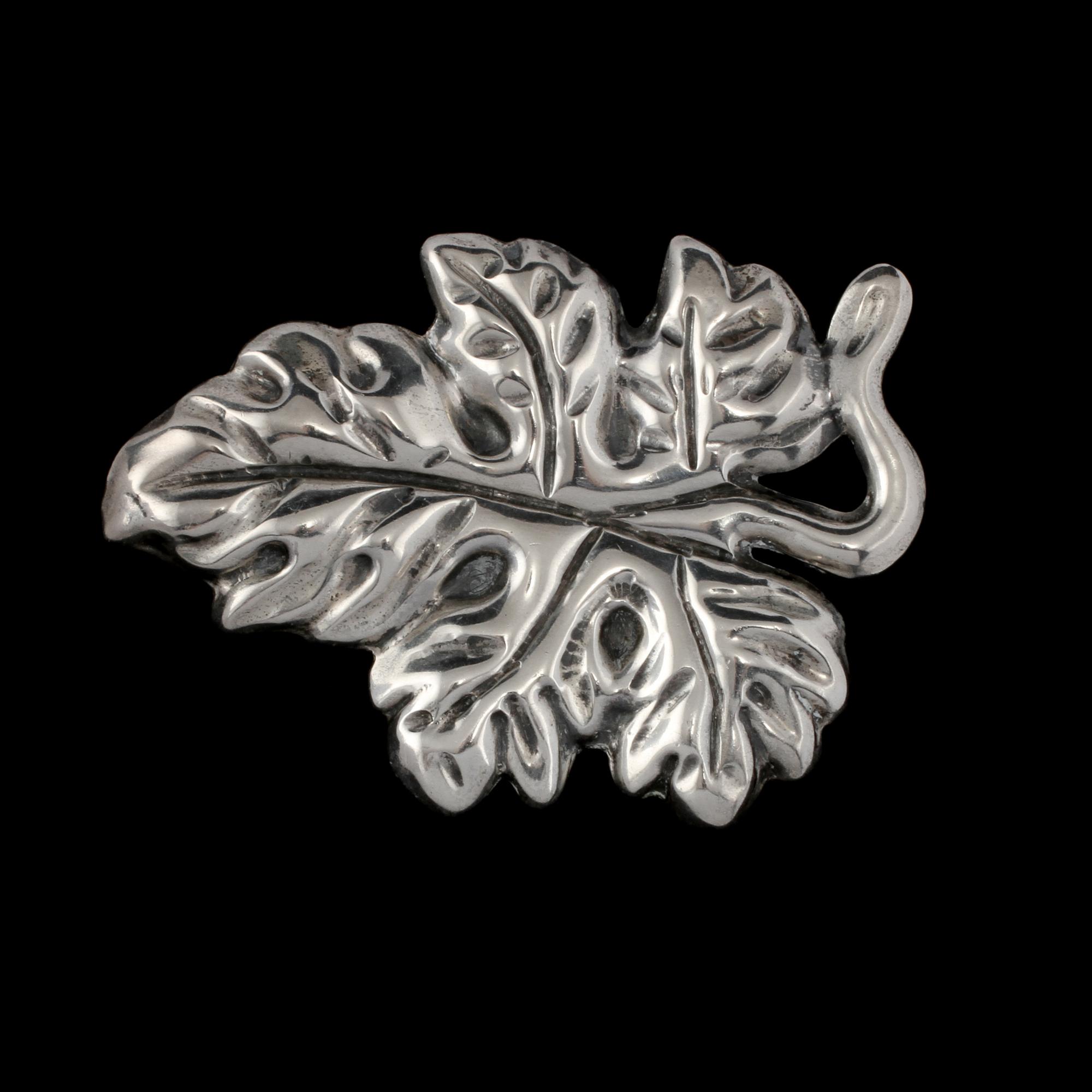 BROSCH, silver, utländsk stämpel. Vikt 25 g.