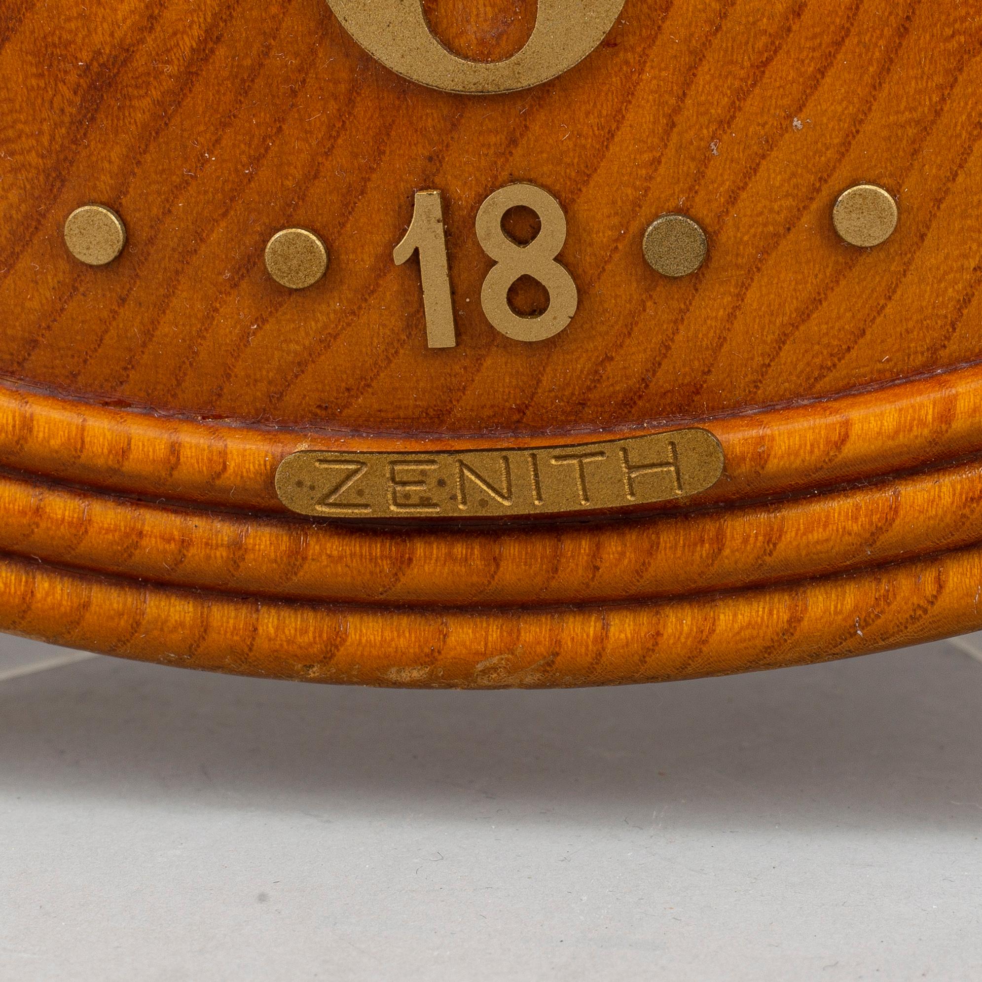 VÄGGUR, Zenith, 18-dagarsverk, 1900-talets mitt.