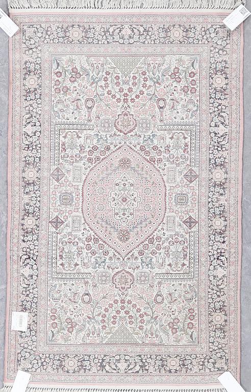 MATTA, orientalisk, silk, ca 122x77 cm.