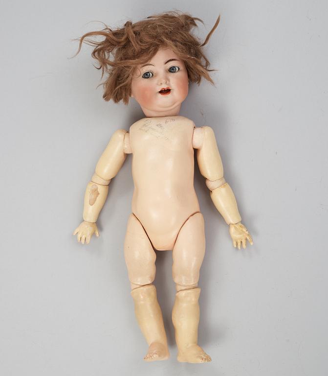 a Simon & Halbig "126" porcelain doll, Germany ca 1914.