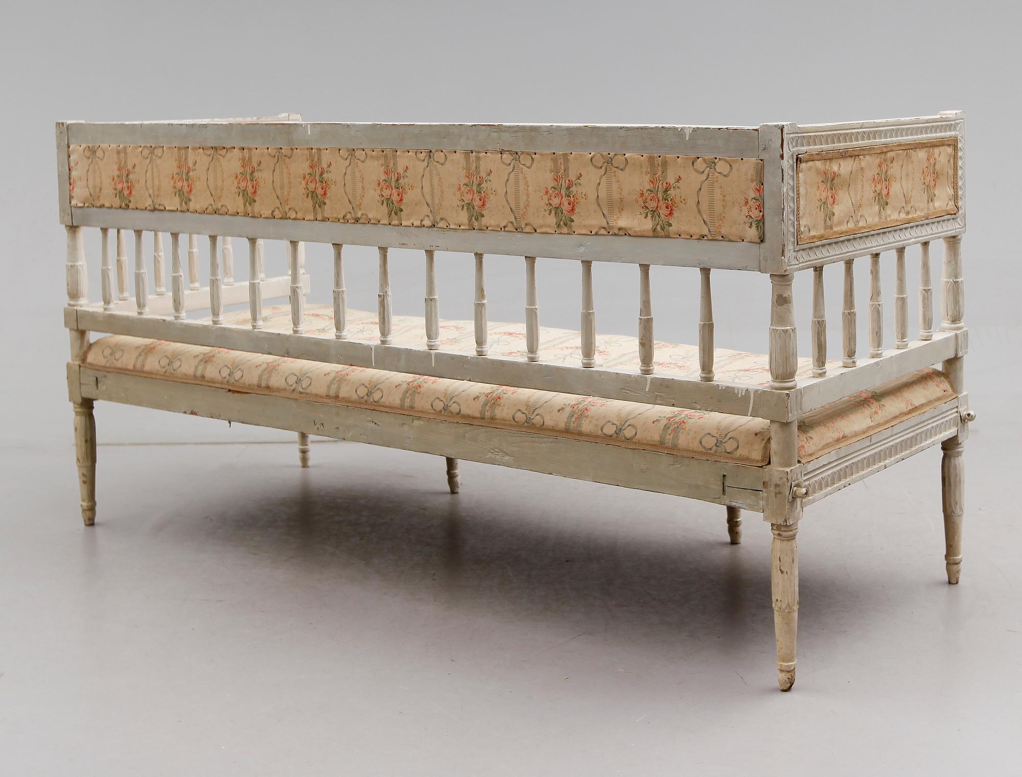 SOFFA, sengustaviansk, omkring år 1800.