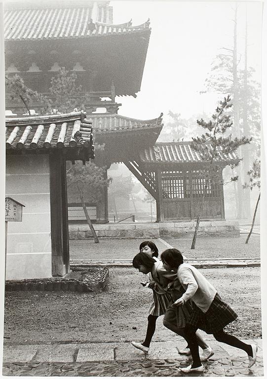 HENRI CARTIER-BRESSON,  gelatin silver print stamped by the photographer and by Magnum Photos Incorporated on verso.