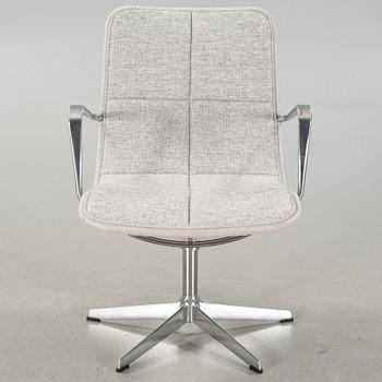 A "Kite" desk chair, designed by Mats Broberg och Johan Ridderstråle for Swedese, 21st century.