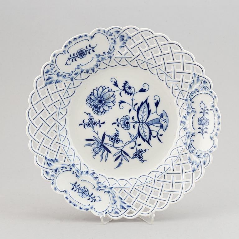Servisdelar, 15 st, porslin. "Lökmönstret", Meissen, Tyskland.