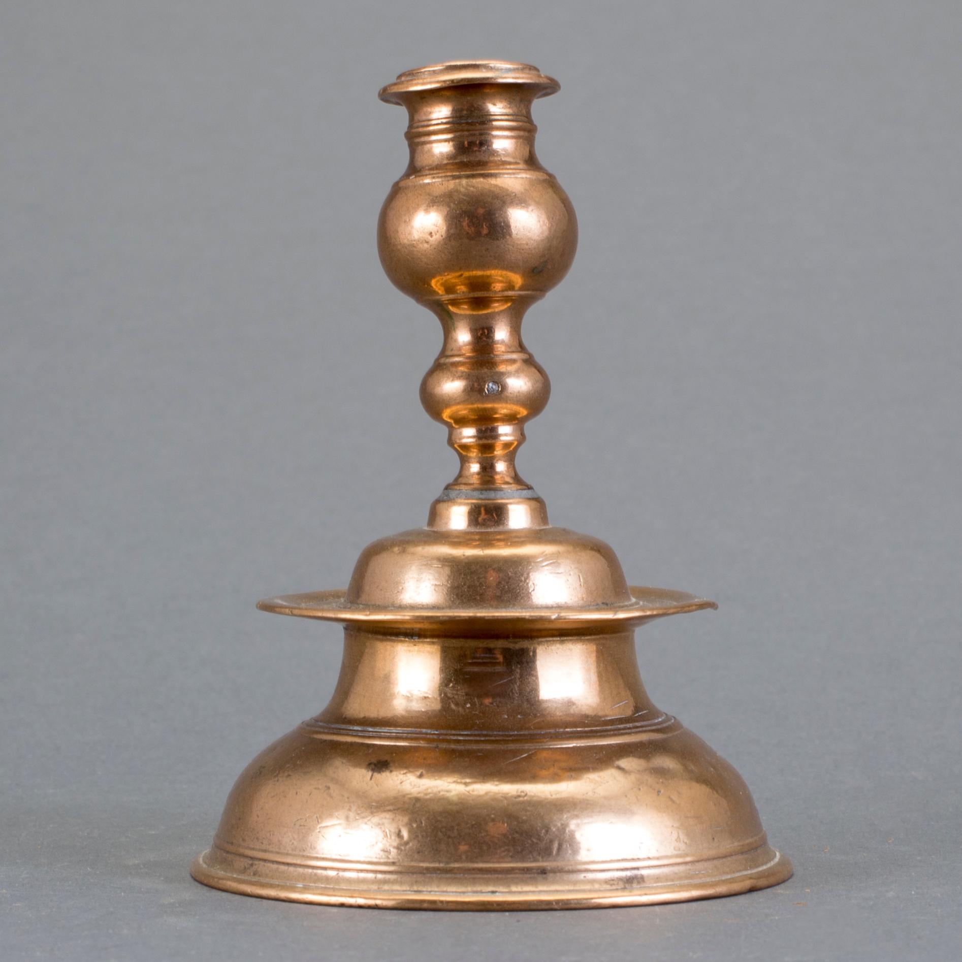 LJUSSTAKE, barock. Mässing, 1600-/1700-tal.