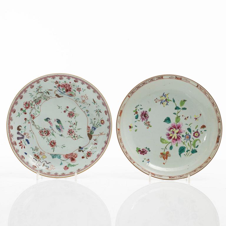 Tallrikar, 15 stycken, porslin, Kina, Qingdynastin, 1700-tal.