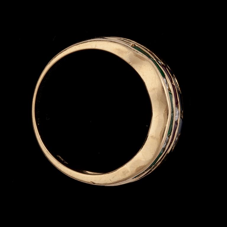 RING, 18 k guld, smaragder, rubiner, safirs samt briljantslipade diamanter. Total vikt ca 4,5 g.